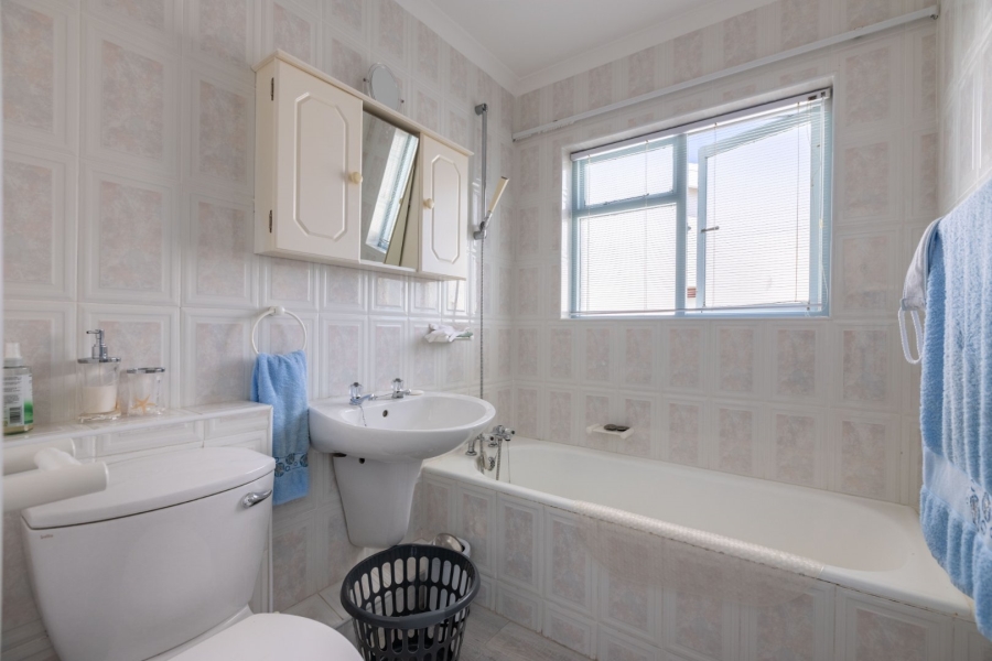 4 Bedroom Property for Sale in Seaside Longships Western Cape